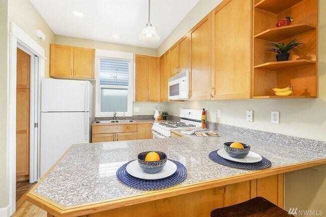 Foto del edificio - Fantastic Queen Anne Townhome
