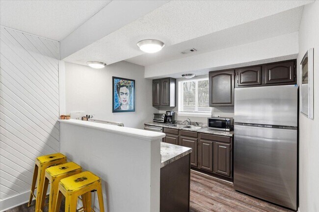 Foto del edificio - 1802-1804-1804 Juniper Dr