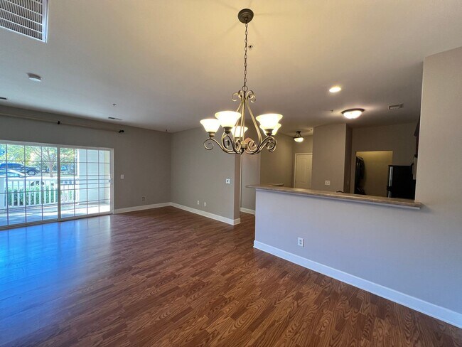 Building Photo - **$300 Off First Month's Rent** 2 Bedroom ...