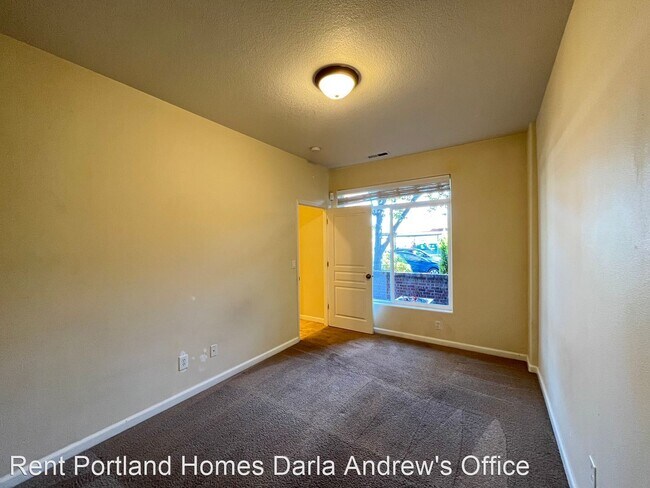 Building Photo - 2 br, 2.5 bath House - 17116 SW Whitley Way