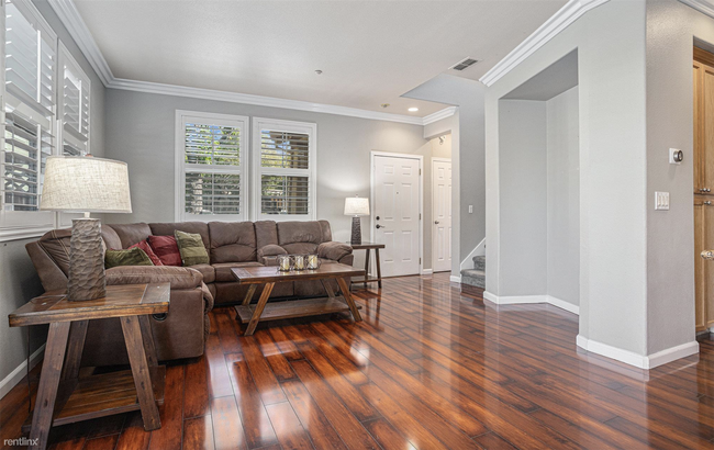 Building Photo - 3 br, 2.5 bath House - 6060 Autumn Leaf Co...