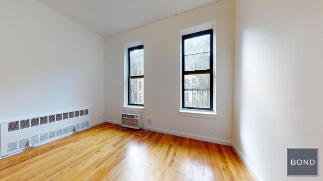 Building Photo - 330 E 93rd St