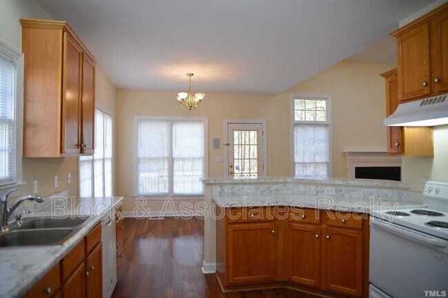 Foto del edificio - 105 Birch Glen Ct