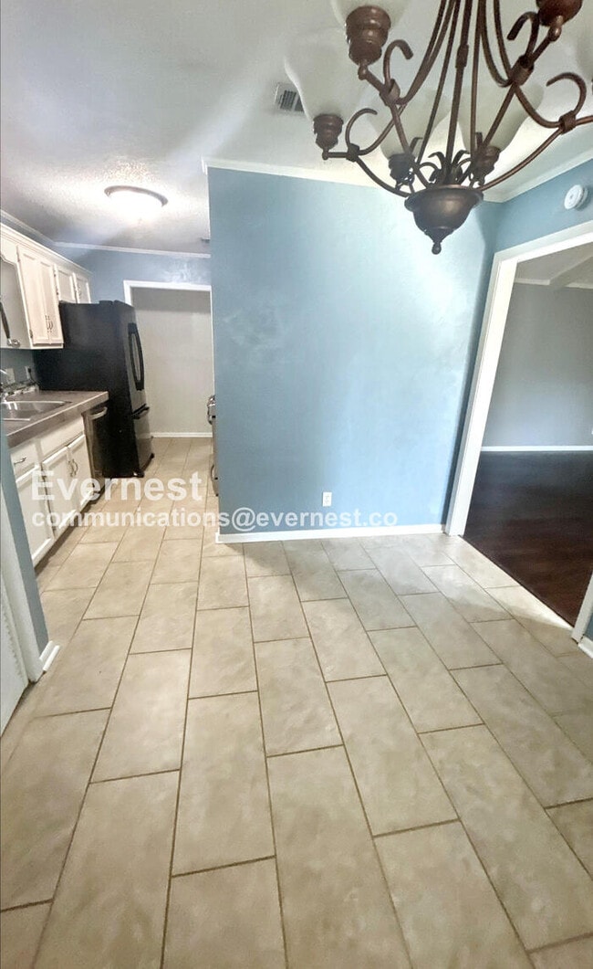 Building Photo - 710 Autumnbrook Cir