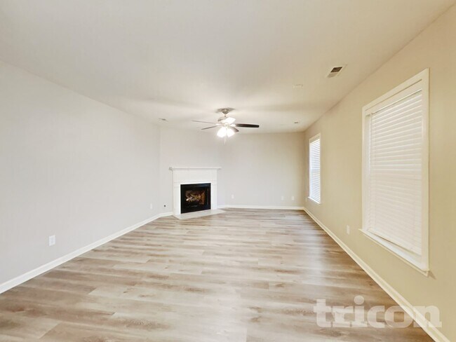 Building Photo - 303 Collingwood Ln