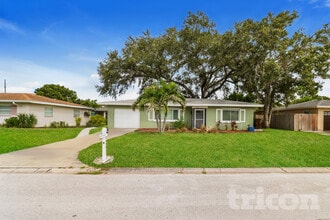 Building Photo - 2020 Magnolia Dr