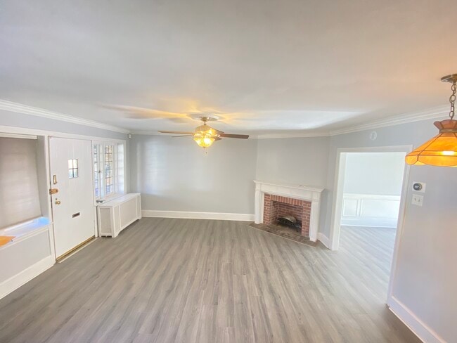 Building Photo - 154 Edgehill Rd