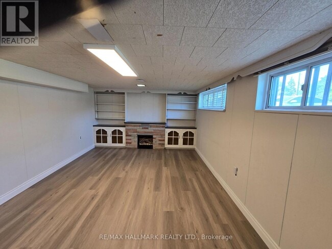 Building Photo - 211 Norfolk Ave