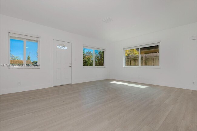 Foto del edificio - 1513 NW 8th Ave