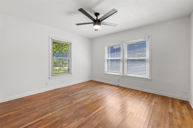Building Photo - 1206 Larkwood Dr