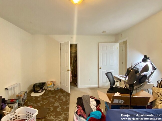 Building Photo - 9 Griggs Pl