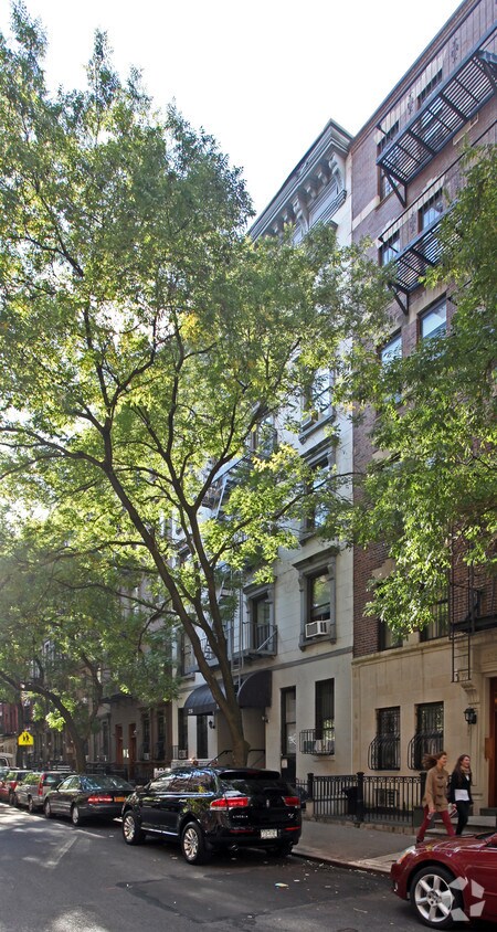 216 - 218 CON 104th ¡St - 216-218 W 104th St