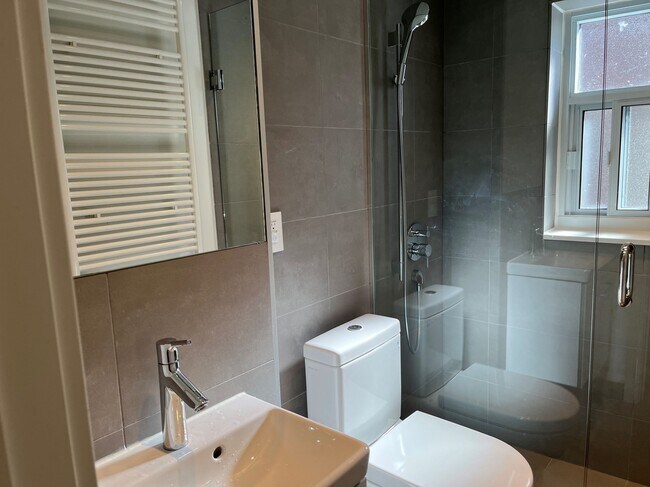 Photo du bâtiment - 26 Balmoral Ave