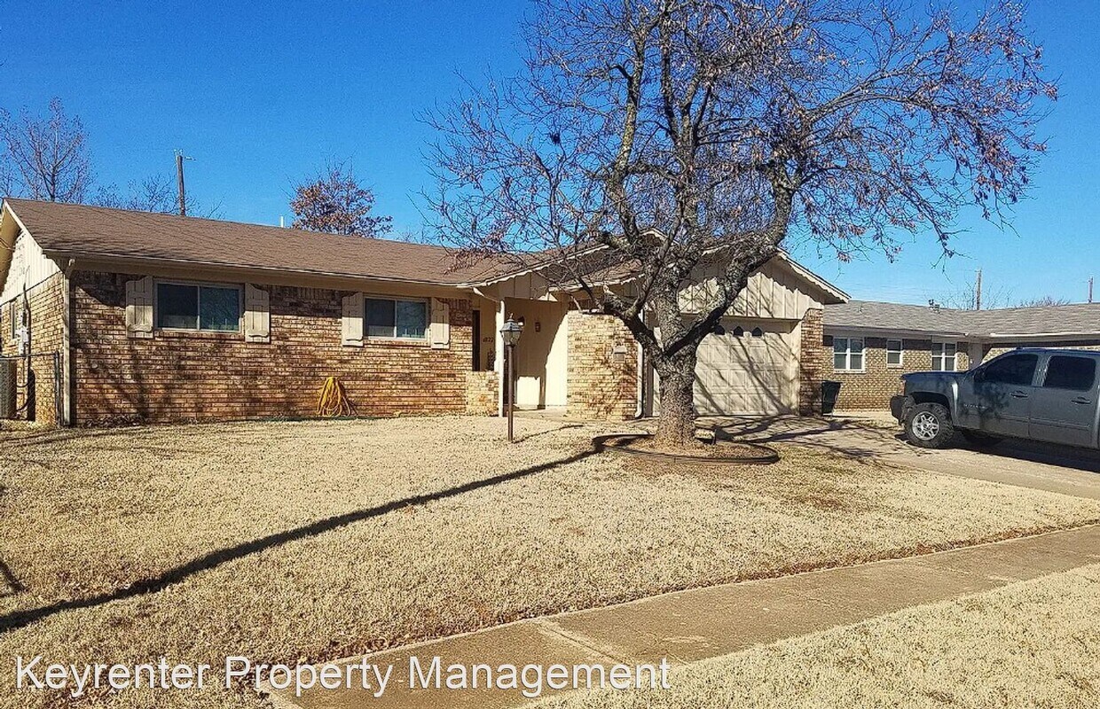 Primary Photo - 3 br, 1 bath House - 4822 S Spruce Dr