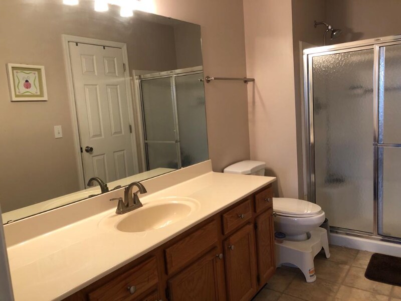 Foto principal - 4675 Court Yard Dr