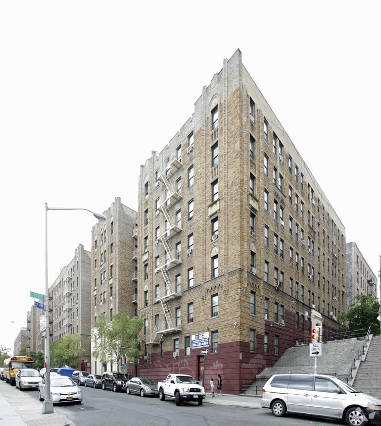 Beaconsfield - 1473-1475 Sheridan Avenue