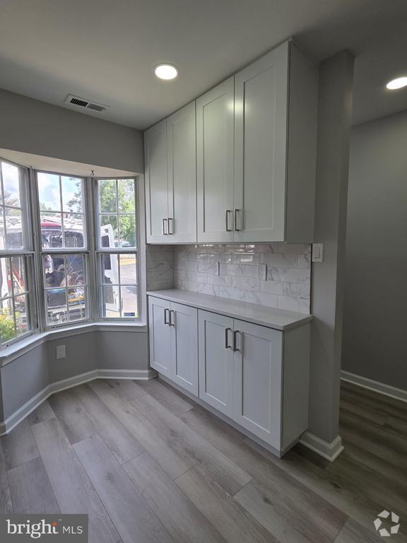 Building Photo - 8531 Southlawn Ct
