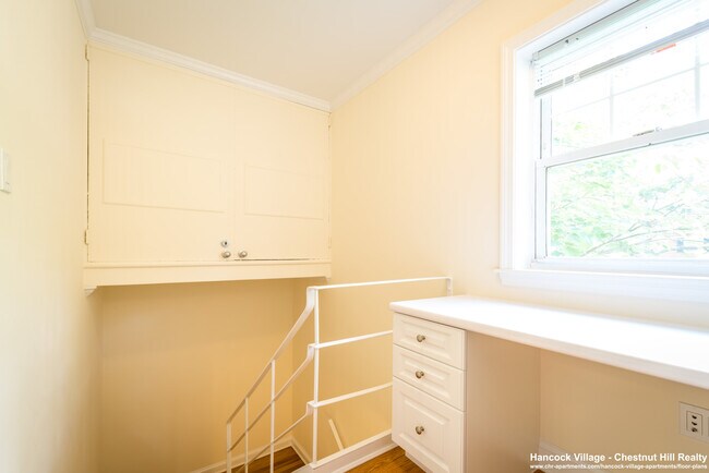 Building Photo - 226 Gerry Rd
