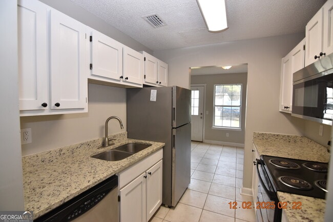 Foto del edificio - 734 Morningside Ln