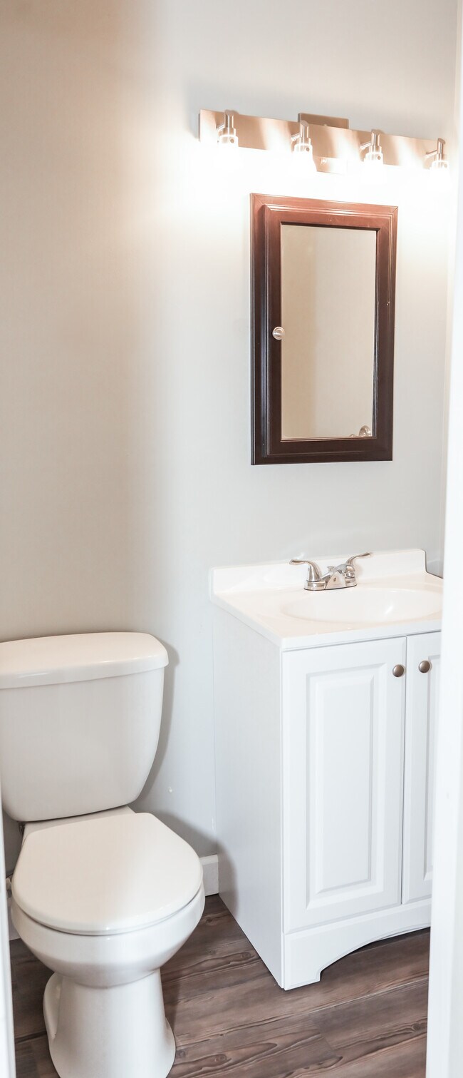 Foto del edificio - 139 S Main St