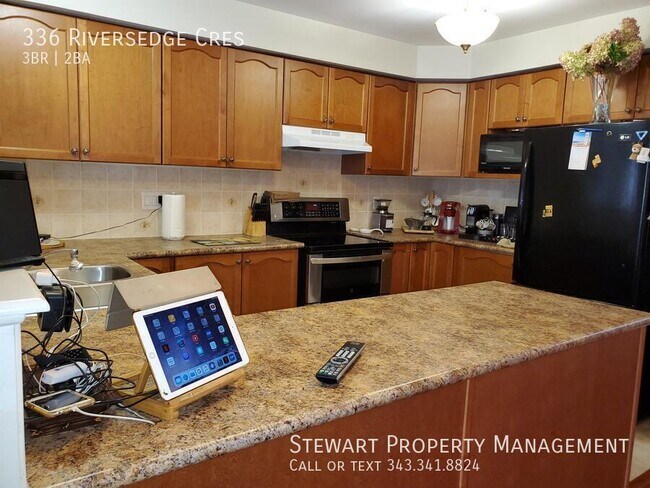 Photo du bâtiment - 336 Riversedge Crescent