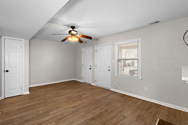 Building Photo - Western Branch Townhouse