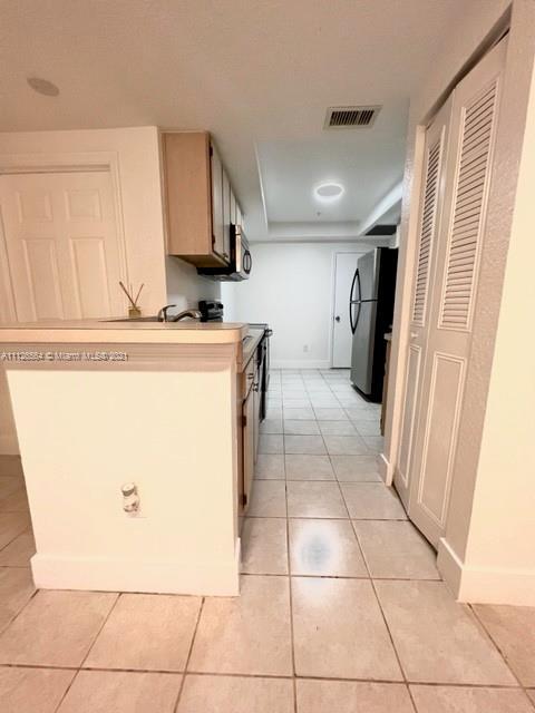 Building Photo - 765 SW 148th Ave
