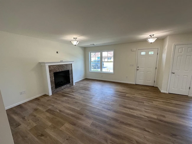 Building Photo - 486 Garrett 55+ Community