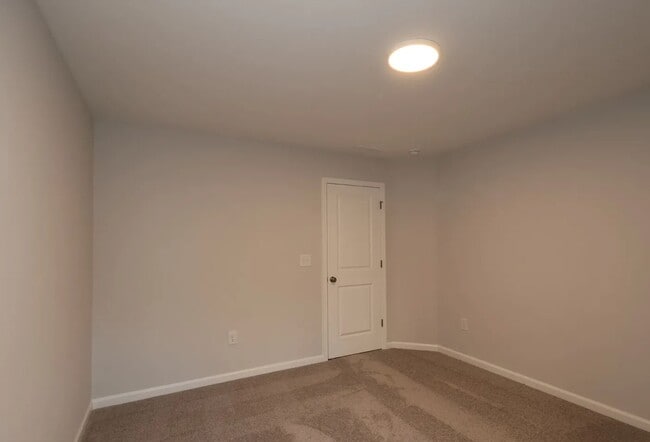 Foto del edificio - 130 Tawny Slope Ct