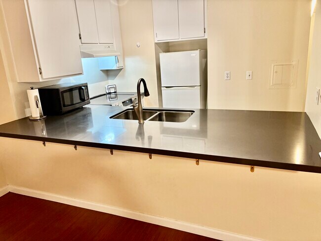 Foto del edificio - 4600 Lamont St