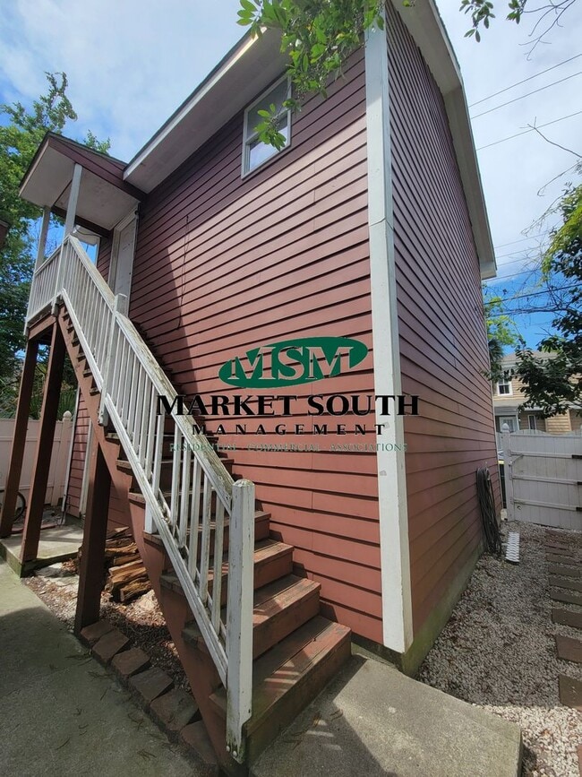 Building Photo - 510 E Anderson St