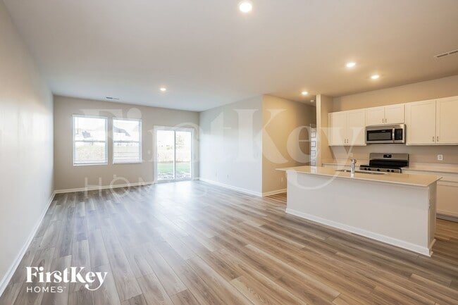 Foto del edificio - 877 Moray Ln