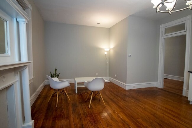 Building Photo - Updated Single Family Home Near Tower Grove