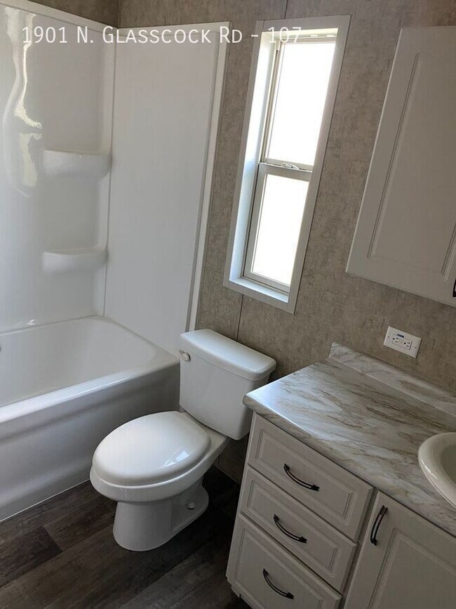 Foto del edificio - 1901 N Glasscock Rd