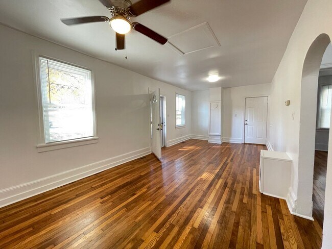 Building Photo - Rancher Waiting For You