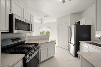 Building Photo - 5525 W Flamingo Rd