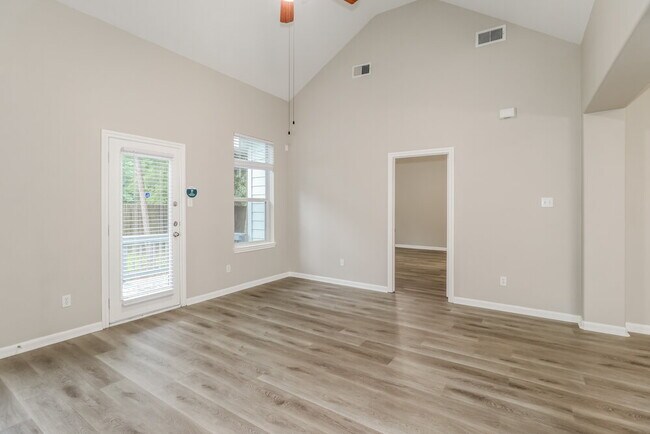 Building Photo - 999 Arbor Way