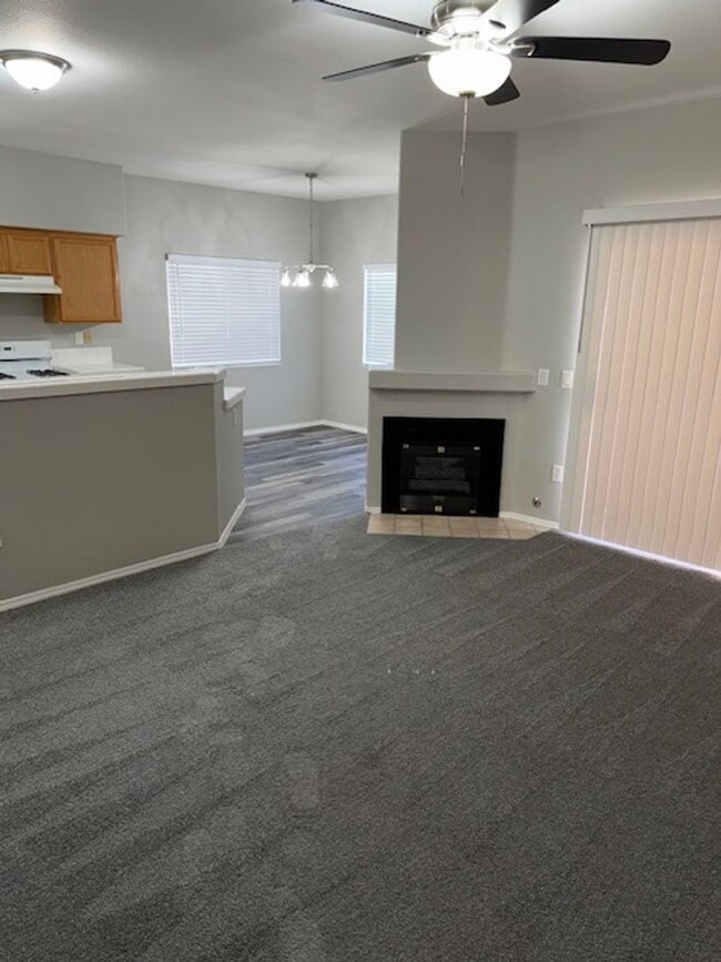 Building Photo - 2-BEDROOM, COND IN LAS VEGAS