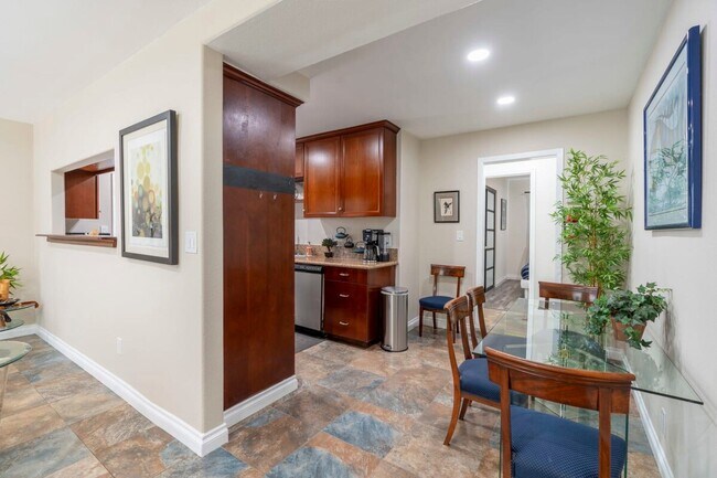 Building Photo - 1526 San Jose St