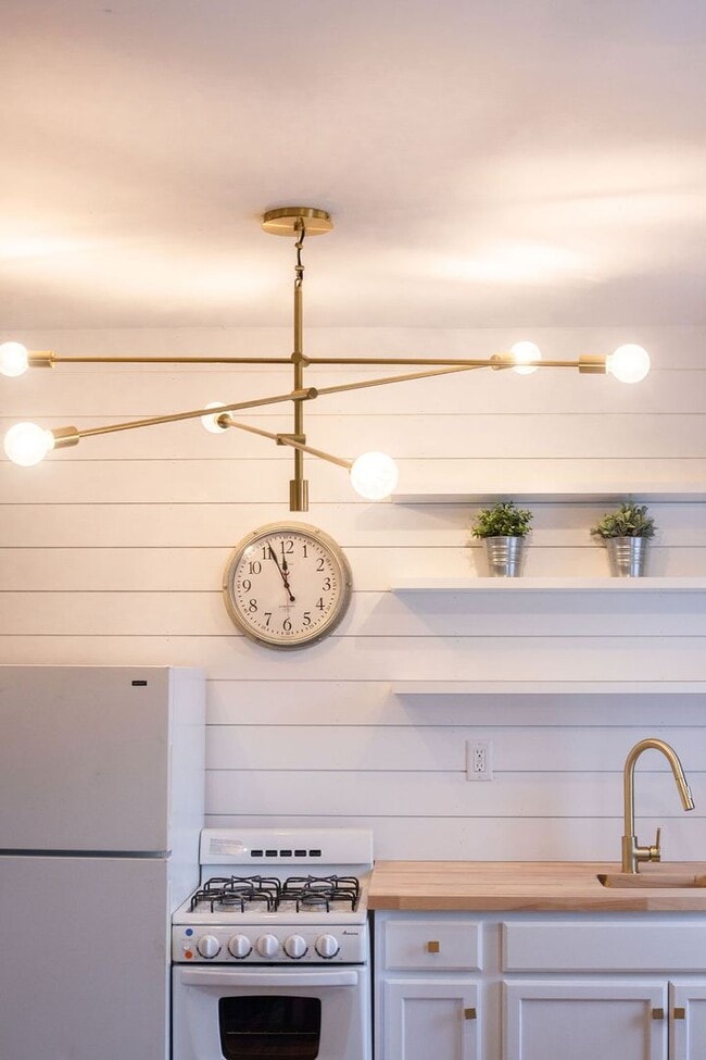 Foto del edificio - 220 W Chestnut St