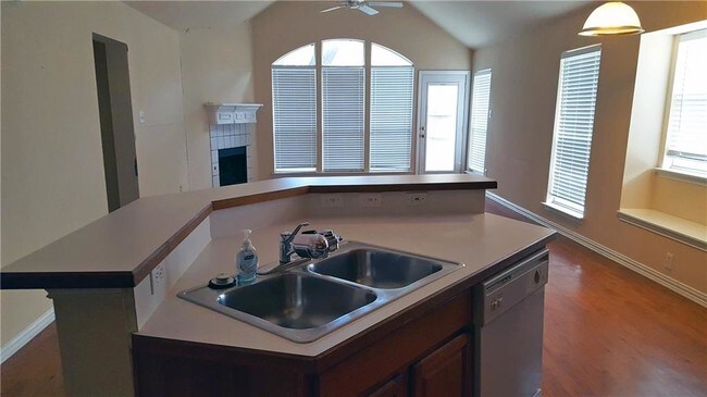 Foto del edificio - 17920 Brent Dr