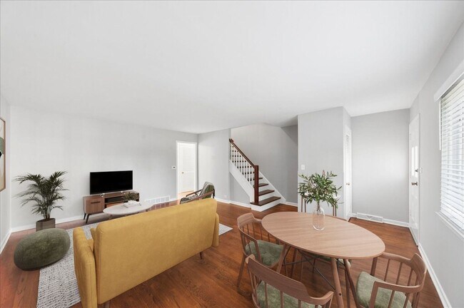 Foto del edificio - 1332 Greenwillow Ln