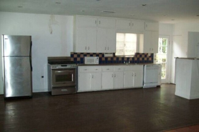Foto del edificio - 1320 S Ash Ave