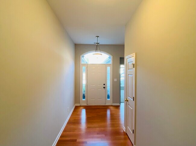 Foto del edificio - 216 Turnbridge Cir