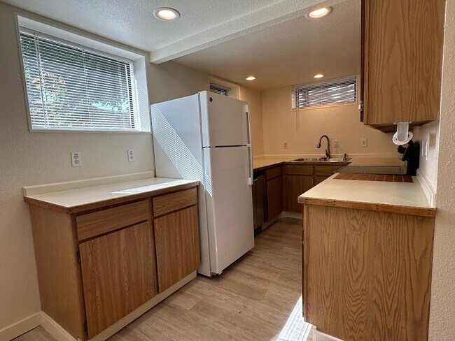 Kitchen - 3006 14th Ave W