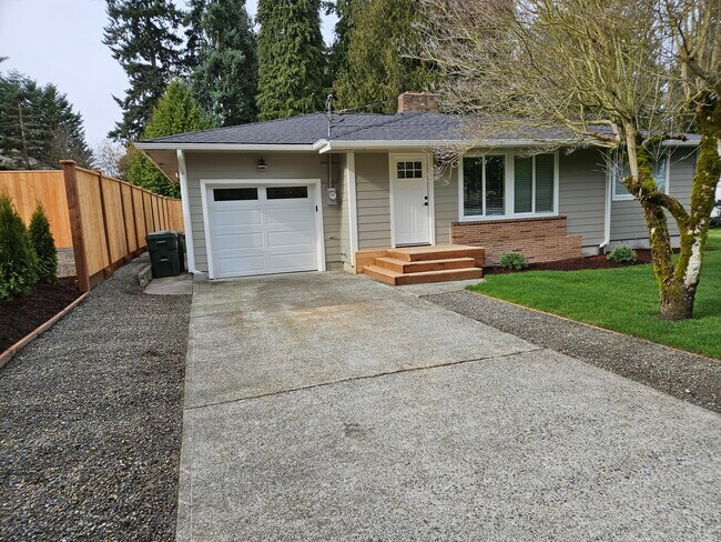 Front - 9712 74th Ave E