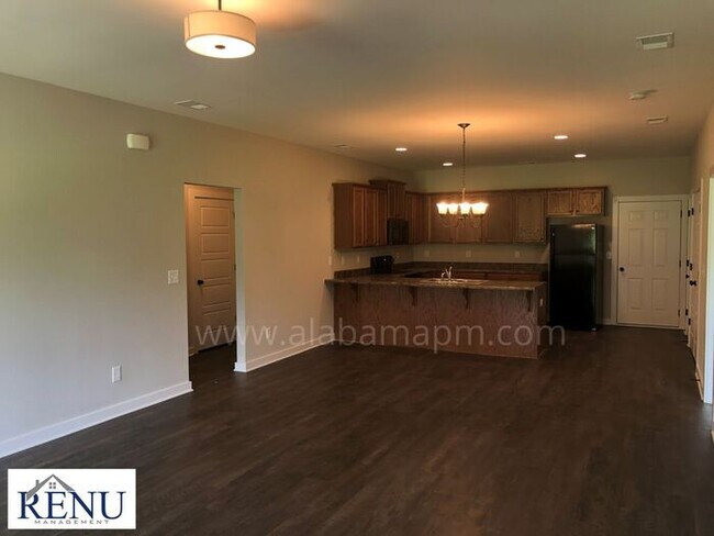 Building Photo - AVAILABLE NOW!! $500 OFF FIRST MONTH!!