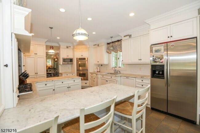 Building Photo - 31 Long Hill Rd