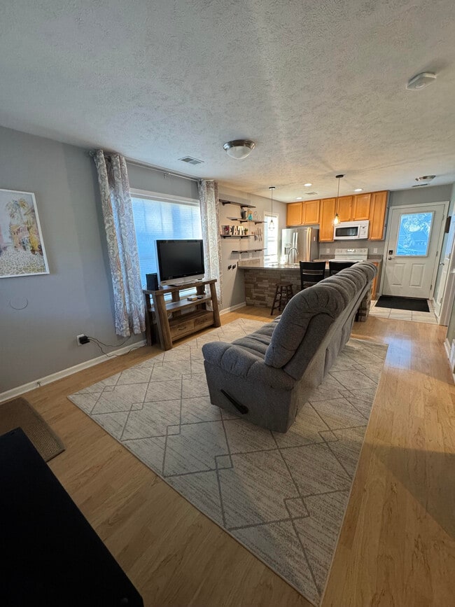 Open concept space - 1085 Weathervane Pl