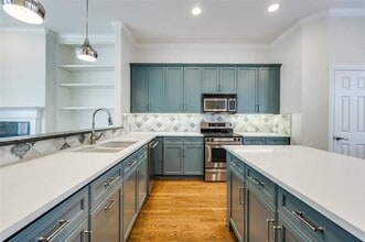 Building Photo - 4717 McKinney Ave